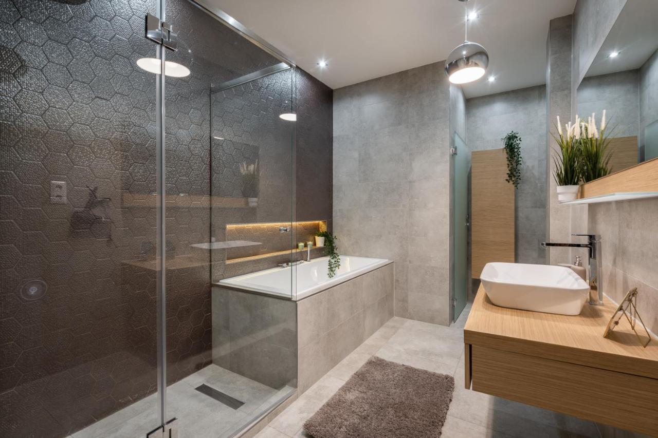 Buenos Boutique - A/C, 2 Bathrms, Amazing View Apartment Budapest Exterior photo
