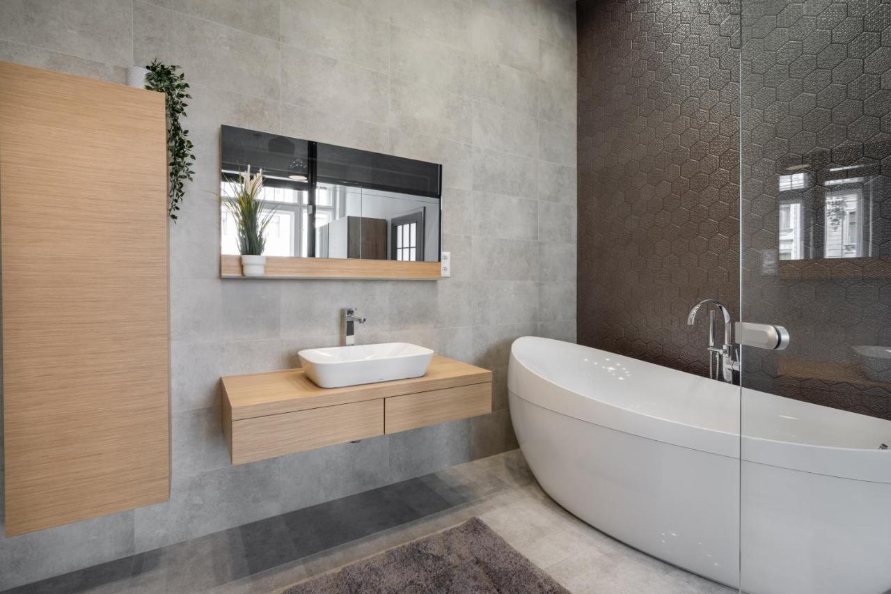 Buenos Boutique - A/C, 2 Bathrms, Amazing View Apartment Budapest Exterior photo