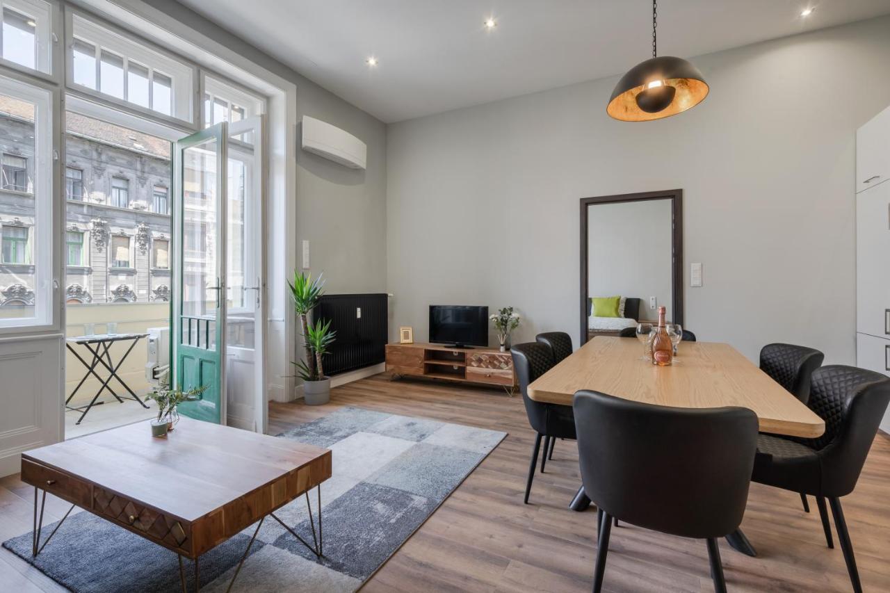 Buenos Boutique - A/C, 2 Bathrms, Amazing View Apartment Budapest Exterior photo
